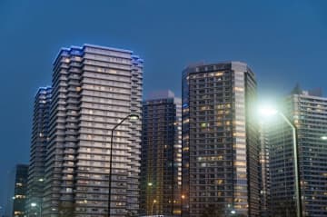 湾岸エリアのタワマンに閉鎖的な村社会を感じた話　「目の前にあるバス停」をめぐり……