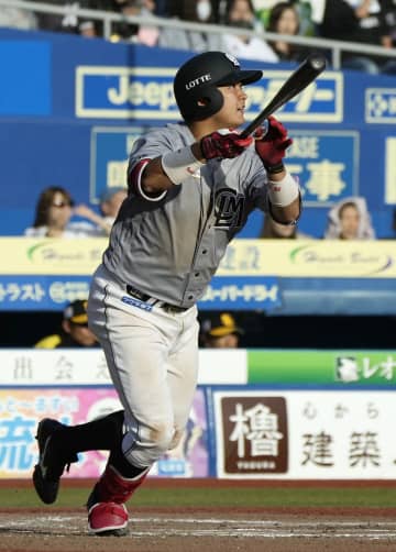 ロ6―2ソ（23日）　ロッテが3連勝で単独首位