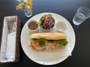 【高根木戸】話題のバインミーも◎新京成線沿いにオシャレで美味しい”カフェキナリ”