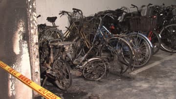 バイクや自転車焼く火事　横浜の放火事件の模倣犯か