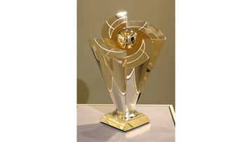 WBC優勝トロフィーがZOZOマリンスタジアムに来る。5月16日から18日のオリックス3連戦で展示