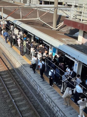 【速報】木更津で震度5強　女性が転倒し軽傷　JR内房線、外房線などで運転見合わせ