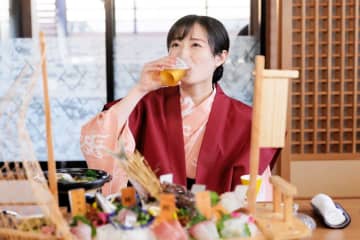武田梨奈「ぷしゅー」再び！　人気ドラマ「ワカコ酒」シーズン7　ご当地グルメ堪能「五臓六腑に染み渡る瞬間を」