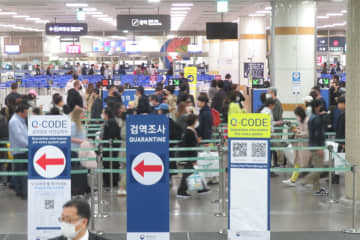 26日、韓国・マネートゥデイは「トイレに行く姿にびっくり…外国人が韓国を訪れる“意外な理由”」と題する記事を掲載した。写真は韓国の金浦空港。