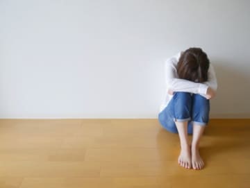 職場でパワハラ受けてるのに夫が退職に反対　結果、うつ病になった女性の回想