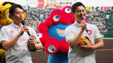 大阪・関西万博、機運アップへ！斎藤・吉村両知事、甲子園「関西ダービー」で始球式