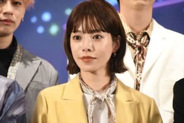 桜井ユキ、鈴木ゆうかとのキスシーン回顧　「とにかく可愛くて」とメロメロに