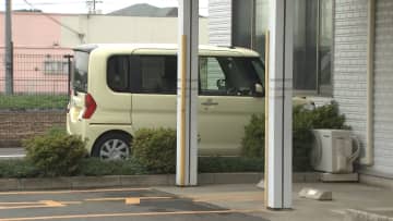 【速報】千葉･交番に車が突っ込み　警察官2人ケガ　81歳男性が運転か
