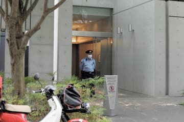 市川のマンションに切断遺体　遺棄、損壊容疑で45歳の女逮捕　同居母親か「霊媒師になるため殺す必要があった」と供述