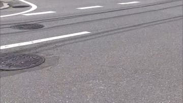 自転車の女性死亡　軽自動車と衝突…出合い頭での事故か　千葉・松戸市