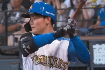 日本ハム清宮が“珍本塁打”　同点4号ソロ…中堅手のグラブに当たってスタンドイン