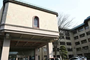 不当欠勤で21歳主事補を減給　栄町「理由は正当であると認められず」