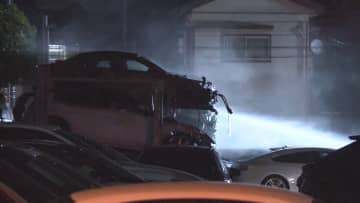 アウディ幕張で車4台燃える　近くの住民が一時避難