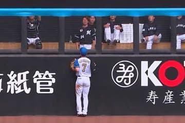 エスコンならではの珍光景？　敵軍の好プレーに称賛の拍手「いいシーンを見れた」