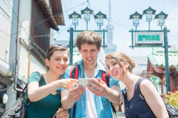 訪日外国人が直面する「困りごと」とは？ Wi-Fi・ゴミ箱・喫煙所…『地球の歩き方』運営サイトが提言「トラブルを未然に防ぐ対応を」