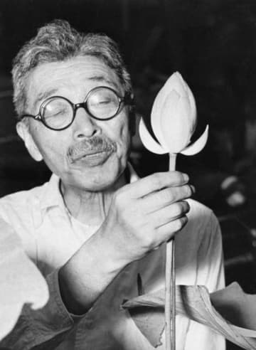 ＜あのころ＞2千年前のハス開花　古代遺跡の実から発芽