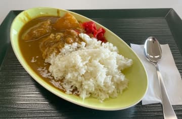復活した国会図書館のカレーの量が相変わらず凄まじかった