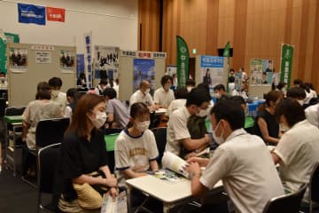 進学フェア開幕　柏会場から　真剣に志望校選び