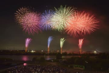 松戸花火大会開催中に中止　風速が10メートルを超え、風向きも観客席向き　実行委「安全が確保できない」　県内最大級2万5千発の打ち上げ予定　千葉