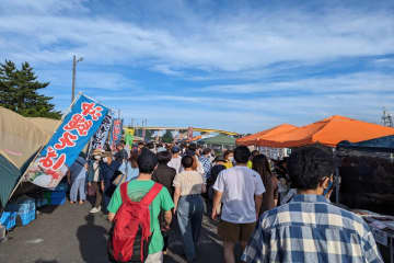 青森県八戸市が誇る日本最大級の朝市「館鼻岸壁朝市」に関東民が超感動　これは東京で実現不可能…