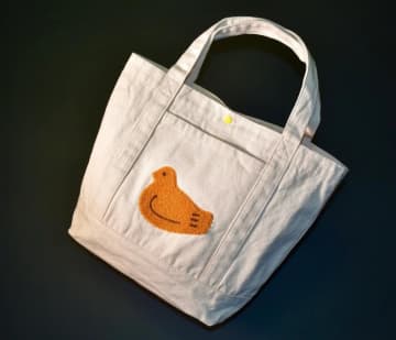 鳩サブレーのトートバッグ、めっちゃ可愛くない？8月10日＜鳩の日＞限定で発売だよ～。