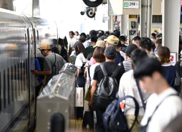 帰省ラッシュが本格化　コロナ5類移行後初のお盆