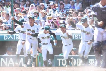 【甲子園】専大松戸が逆転で初戦突破　登板のなかったエース平野大地はフォームを微調整中