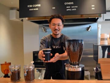 ZOZO新社屋に誰でも入れるコーヒー店　千葉市稲毛区　接客、仕入れも社員が担当