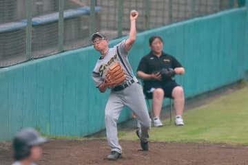 メジャー剛腕を目標に58歳でも現役　女子野球最年長投手がこだわる「豪快フォーム」