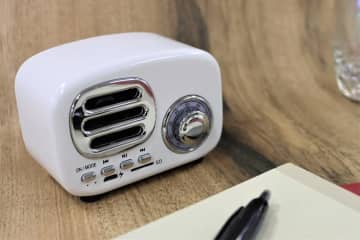 ダイソーで"掘り出し物"見つけた♡レトロなBluetoothスピーカー、可愛いだけじゃなくて実力派。