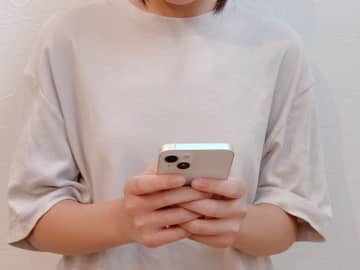 恐怖！同じ職場、同じ資格、なんでも真似する親友「転職したら、また同じ職場にくる」