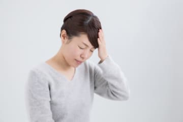 転職で「私たちの仲なのになぜ便宜を図ってくれないのか」と依存してくる友人に絶縁された女性