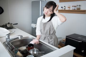 危険な節水術7　トイレタンク故障で出費増、菌繁殖で健康被害引き起こす