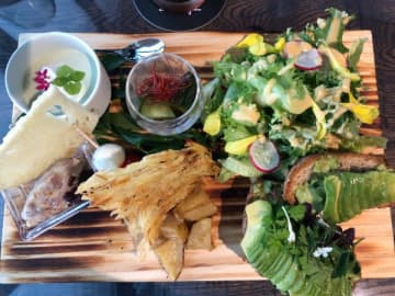 コスパ最強！おしゃれワンプレートランチのダイニング&amp;カフェ馬車＠千葉神社