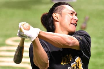 鷹がロッテに勝ち越し　柳田悠岐が“変態弾”…19号ソロ含む2安打2打点の大暴れ