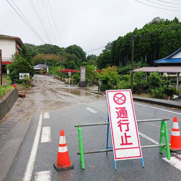 ＜千葉県内交通＞通行止め、運休相次ぐ　各地で冠水、土砂崩れ　台風13号