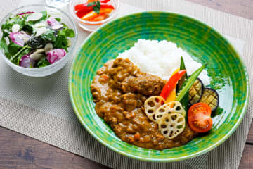 2カ月で完売！　地元食材を使った「船橋カレー（小松菜）」　再び販売