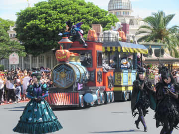 ディズニー・ハロウィーン4年ぶり完全復活　15日のスタート先がけ報道陣にお披露目