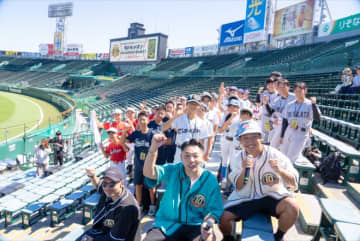 ベリーグッドマン、甲子園で100人の球児とふれあうスペシャルイベント開催