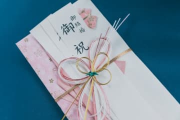 結婚式に欠席ならご祝儀を渡さなくていい？ 代わりに「出産の時は奮発するね」と言う友人と絶縁にいたった女性