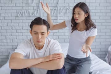 「あすか……」寝言で男友達の名前を何度も呟いたら女だと勘違いされ、恋人と別れた男性