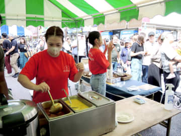 “激戦区”18店が多彩な味　柏カレーフェスに1万5000人