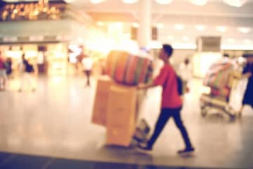 寿司職人は収入が3倍に!!理美容師やネイリスト…稼げる職業は？最新海外出稼ぎ事情を専門家に聞いた！思わぬ落とし穴も!!