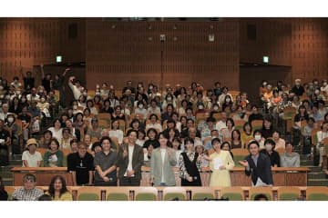 神木隆之介＆浜辺美波、『らんまん』最終回当日イベントにサプライズ出演　“ゆかりの地”高知で開催