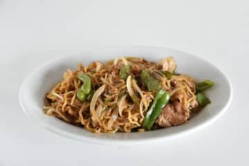 “夕飯に焼きそば”は「あり」派の人々「ご飯が用意されているだけありがたいと思って」