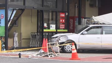 スーパーに車突っ込む　入り口のガラスが割れて粉々に…82歳男性が運転　アクセル操作誤ったか　千葉市