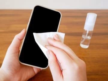 潔癖症の女性の日常「帰宅後すぐ風呂。買ってきたものは泡ハイターを含ませた布巾で拭く」