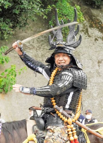 5年ぶり、武者行列勇ましく　大多喜お城まつり　「出陣じゃ！」200人勝ちどき　本多忠勝役は渡辺正行さん