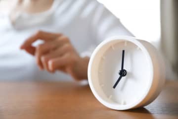 睡眠時間なんと25時間！土曜の18時に寝たら日曜の19時に目覚めた男性