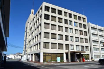 2歳児、1人で保育園抜け出す　門の鍵閉め忘れ　20分後、数十メートル離れたコンビニで保護　連絡受けるまで不在に気付かず　八千代